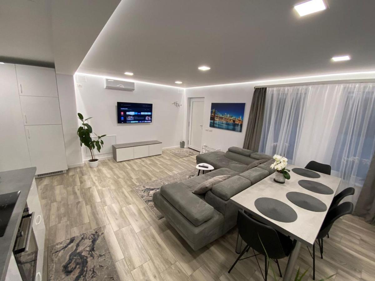 Lora Studio Apartman Szucsáva Kültér fotó